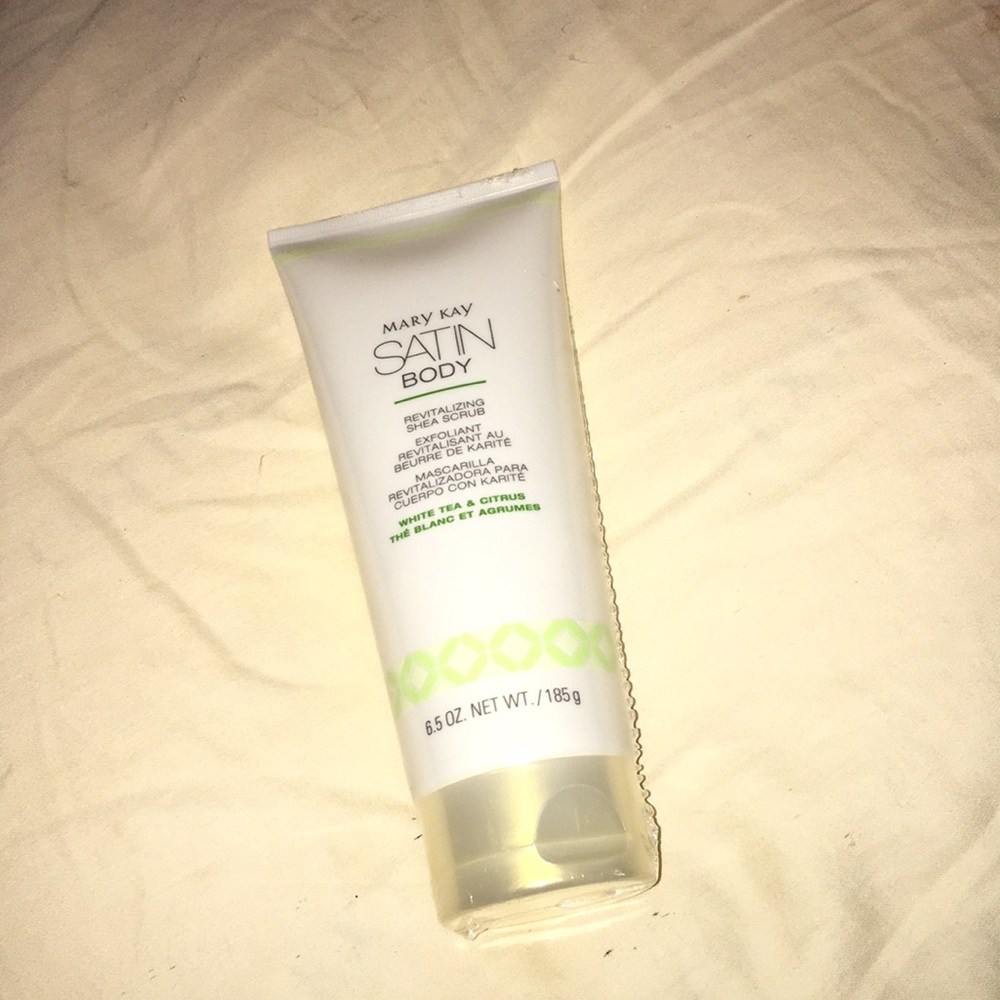 Mary Kay SATIN hands